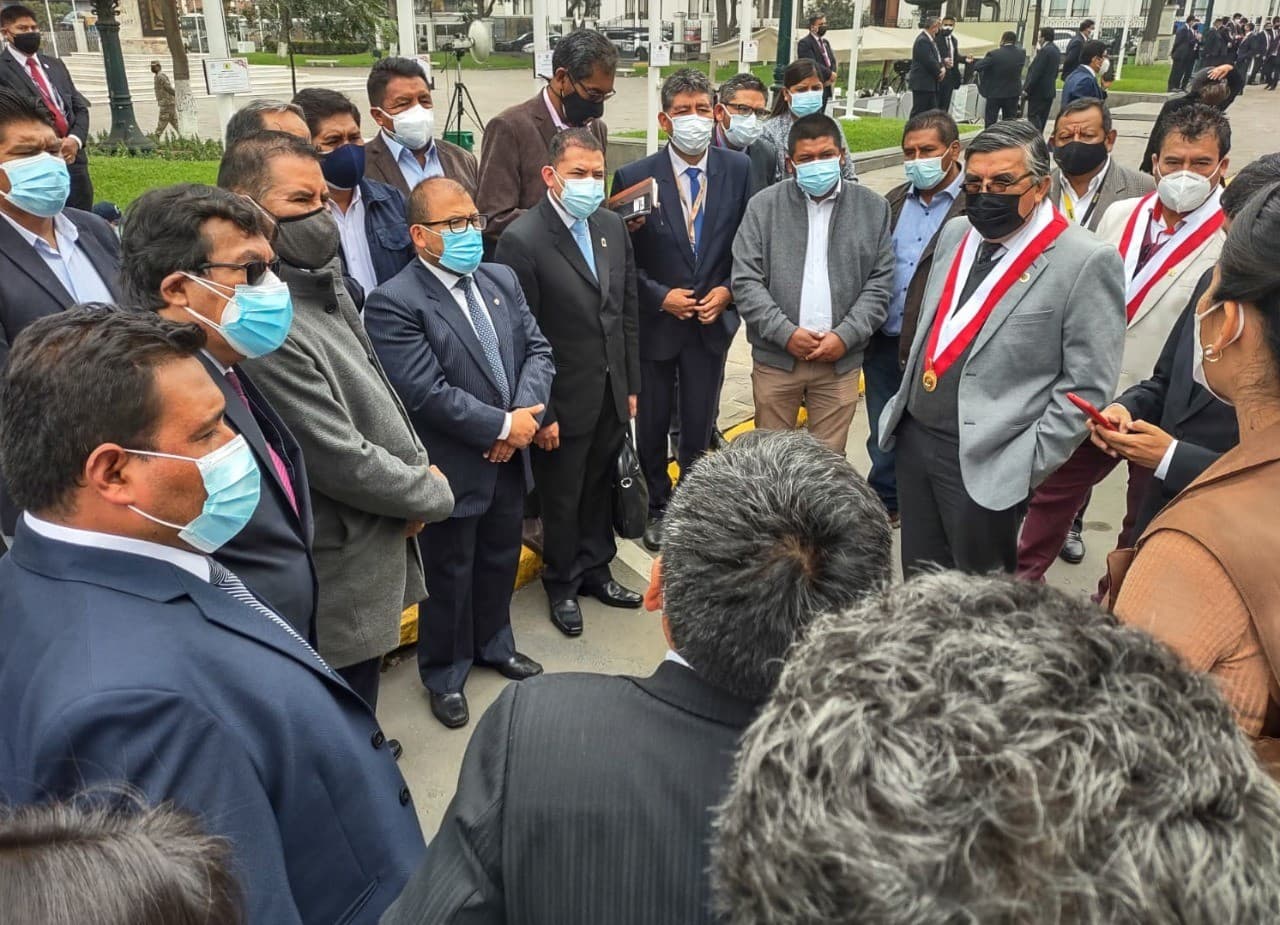Alcaldes de Arequipa exigen a Castillo dinero para ejecutar obras