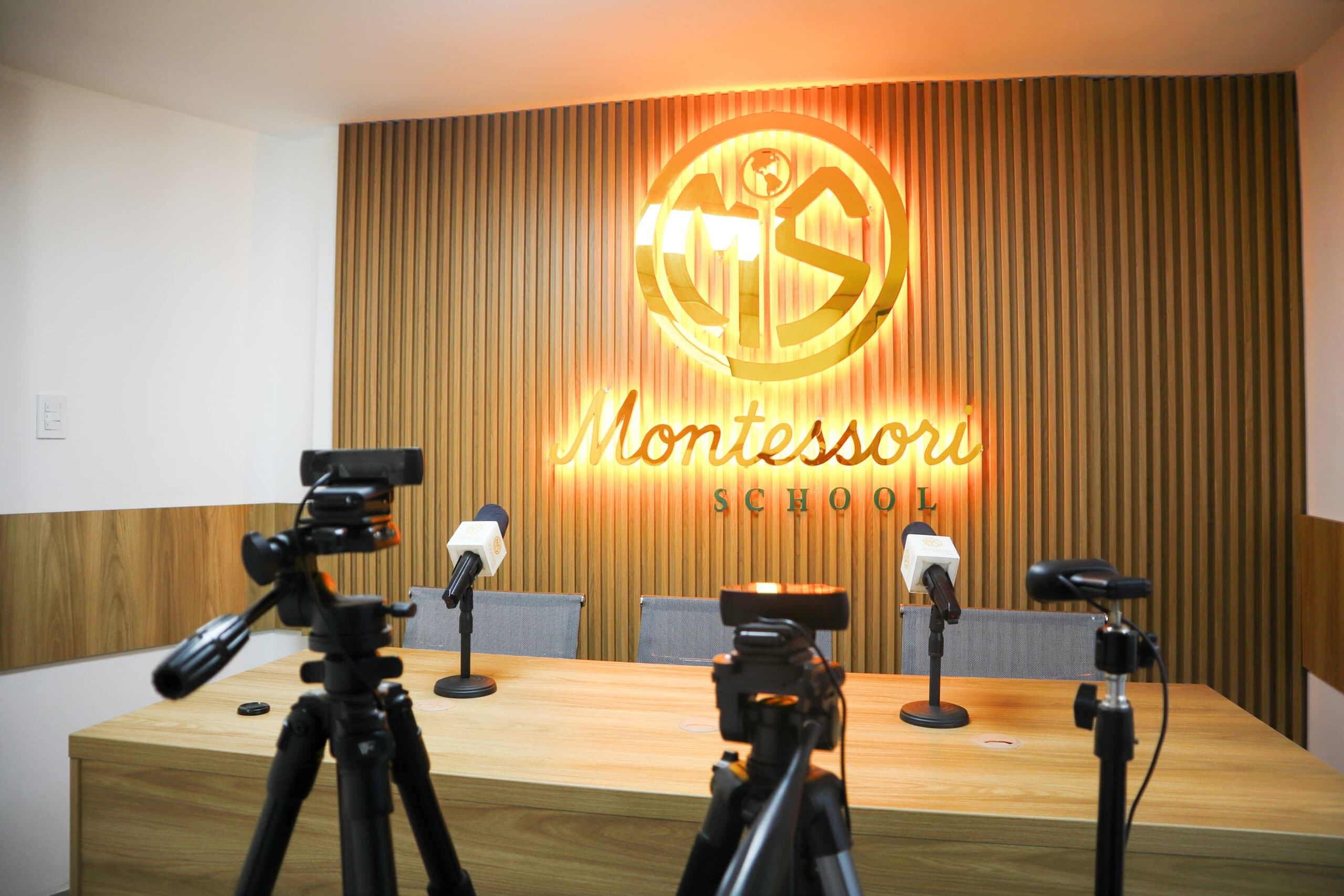 Montessori School inaugura sala de grabación para incentivar el periodismo escolar