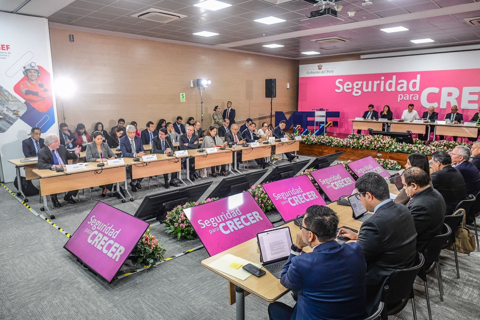 Gobierno ratifica su respaldo a la inversión privada y libre mercado