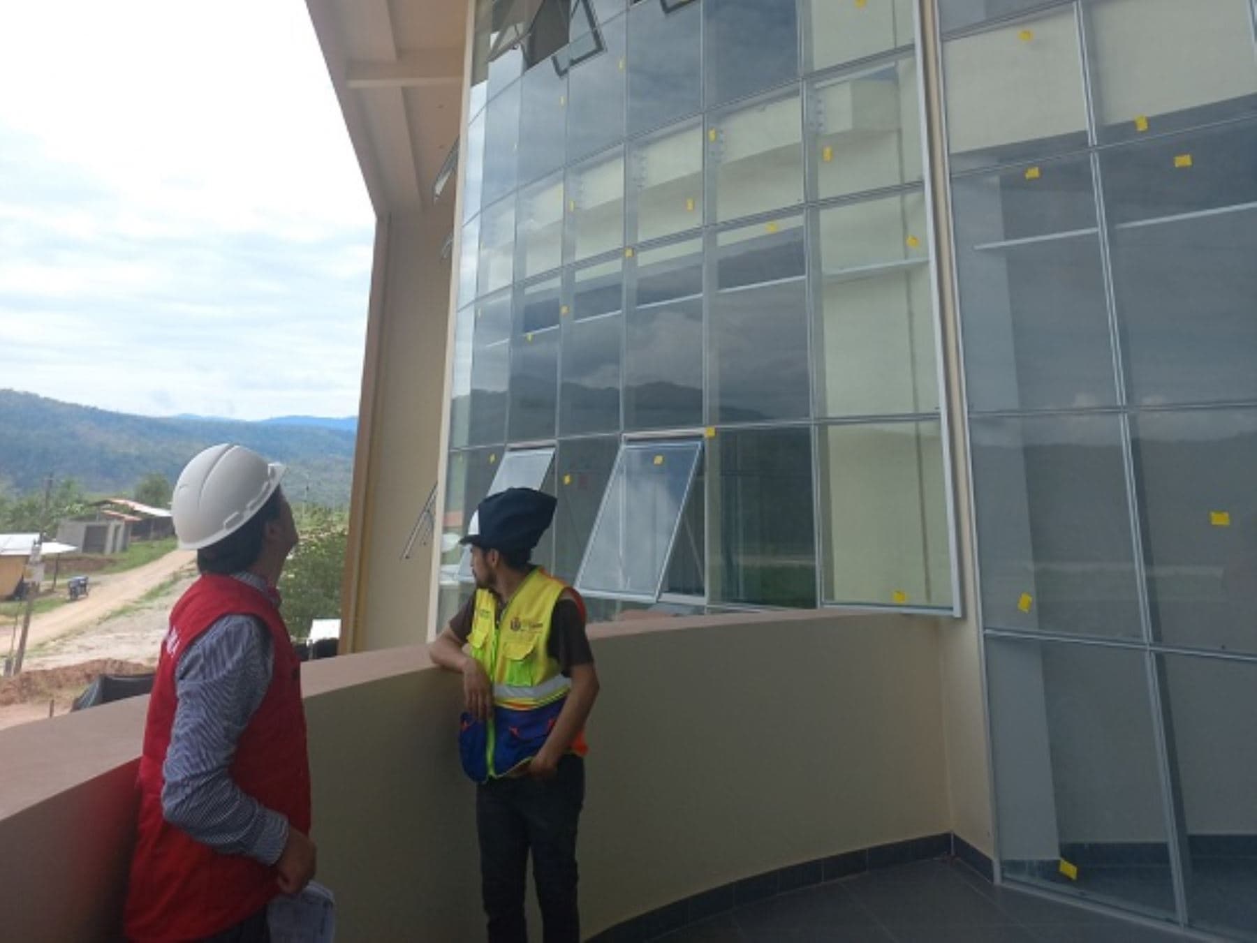 Contraloría advierte riesgos en construcción de local municipal
