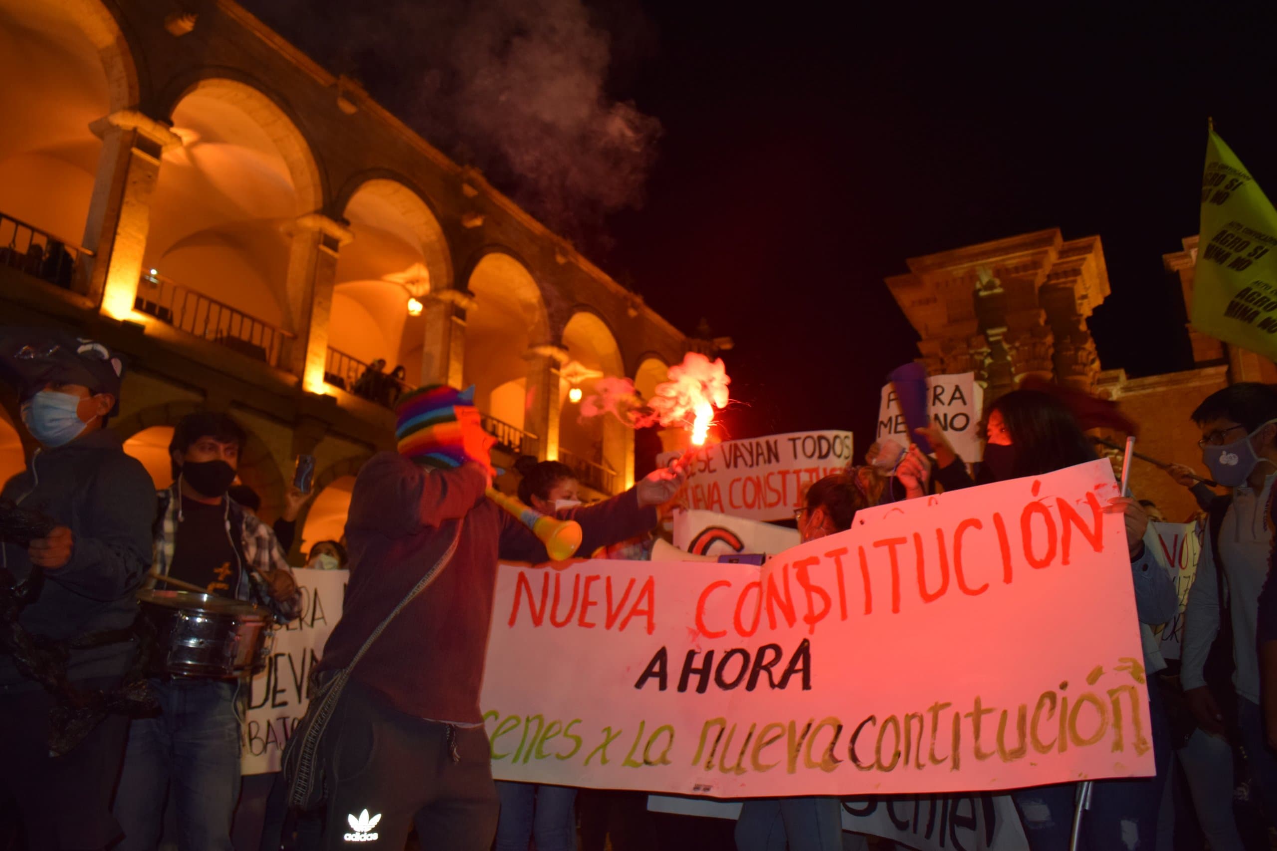 Al pueblo le asusta la revolución*