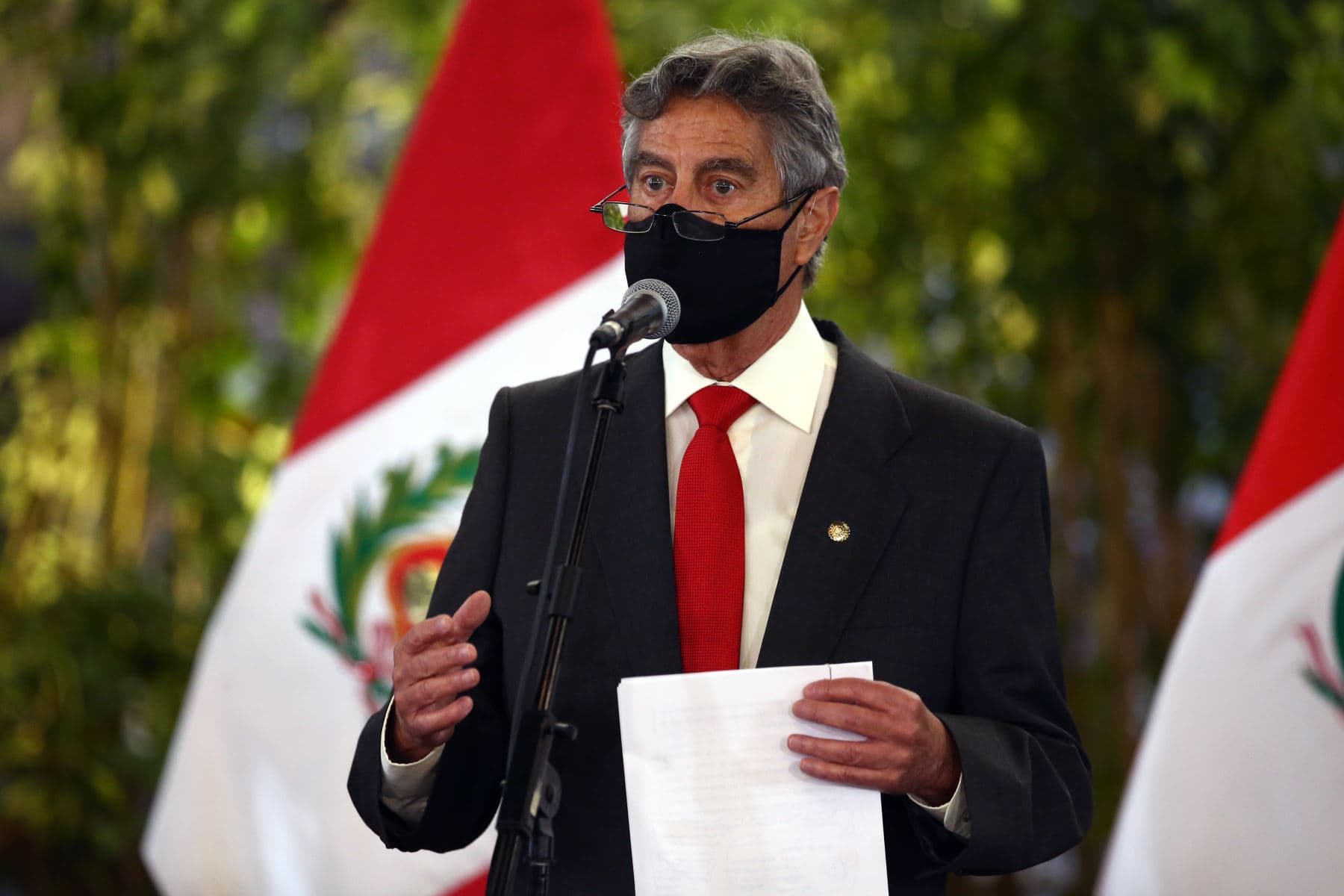 Gobierno modifica plan de vacunación