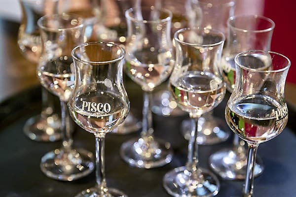 Ventas de pisco en Perú crecieron 53.2%