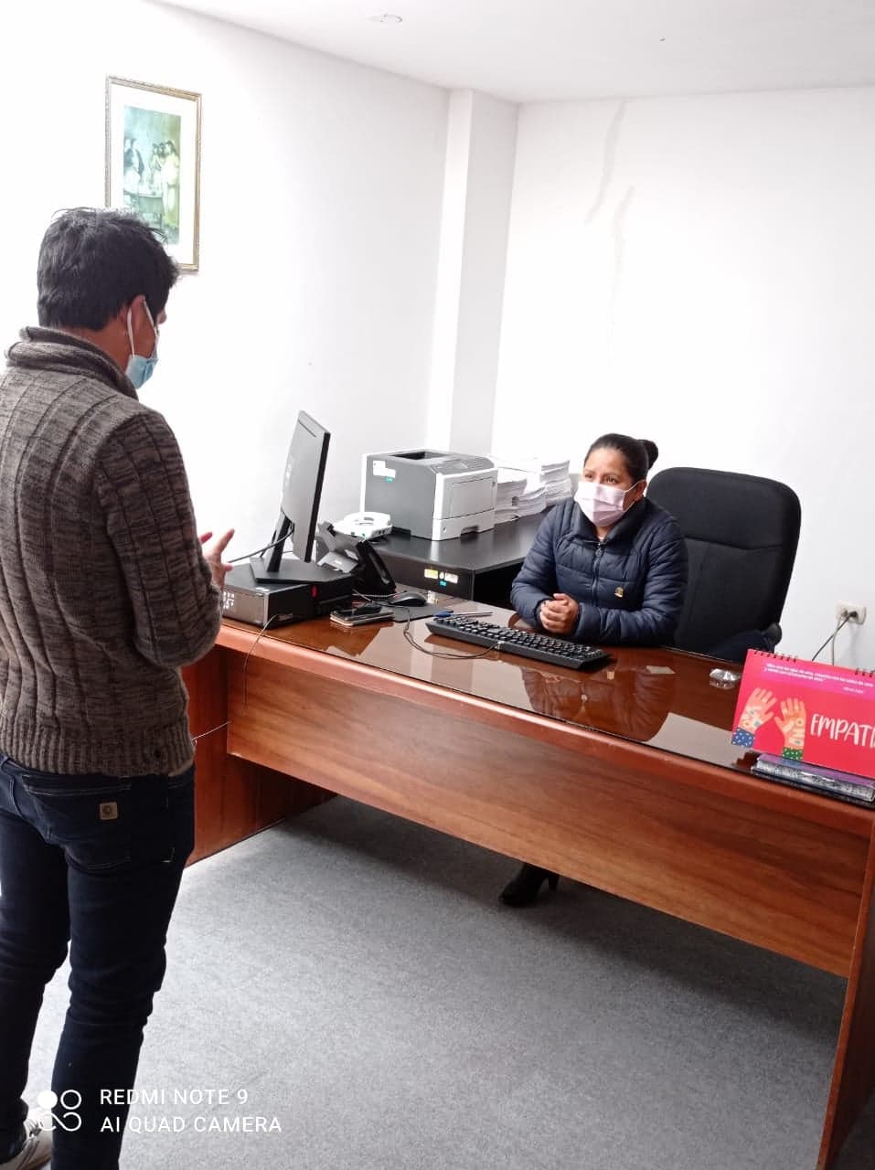 Caylloma: Jueza ordena que menor lea libro por agredir a adulta mayor