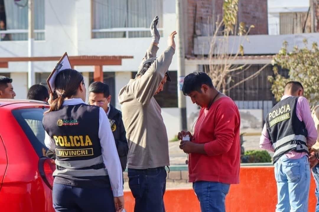 Detienen a tres extorsionadores en la Plaza Cívica de Uchumayo