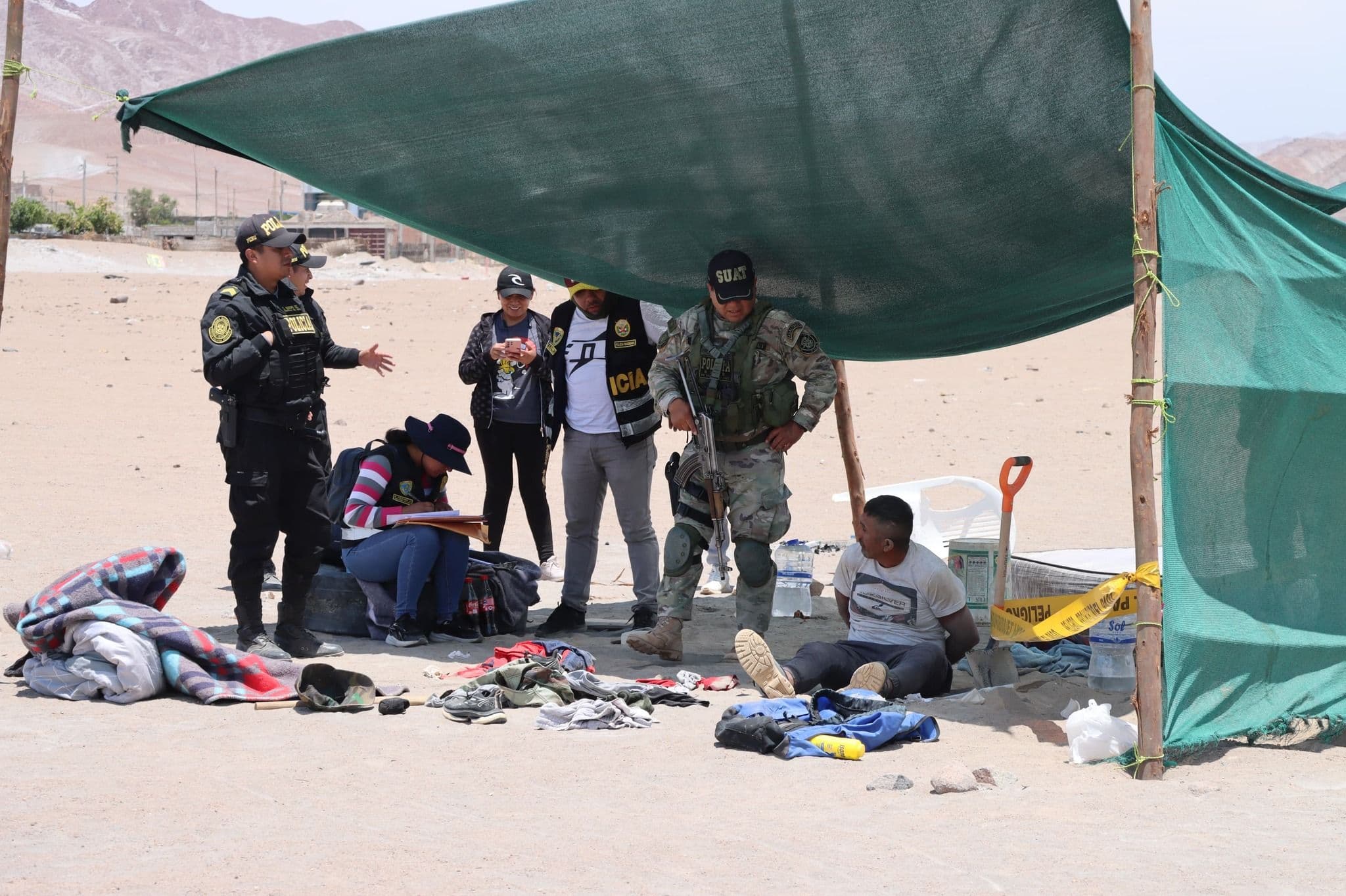 Detienen a 15 miembros de banda con armas de fuego y municiones