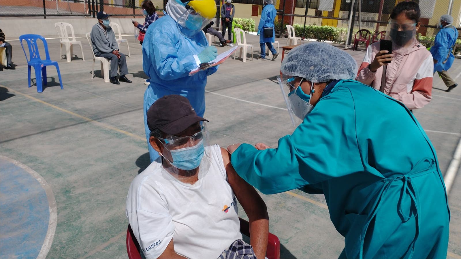 Solo el 11% está protegido contra las variantes Ómicron y EG.5