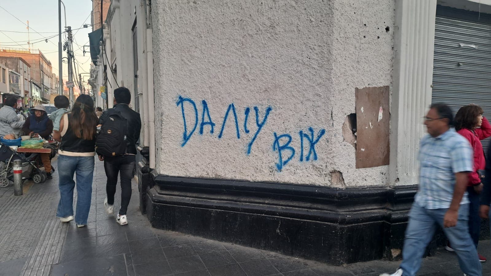 Denuncian a responsables de pintas en el Centro Histórico