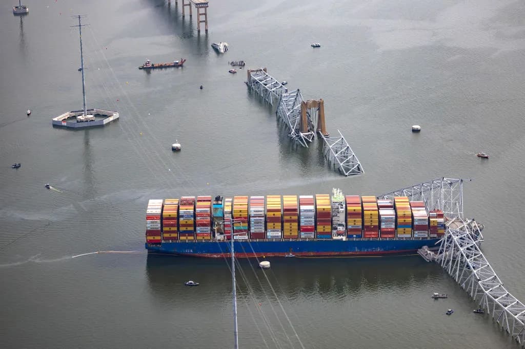 Buscan a 6 que cayeron al agua tras derrumbe de puente Baltimore