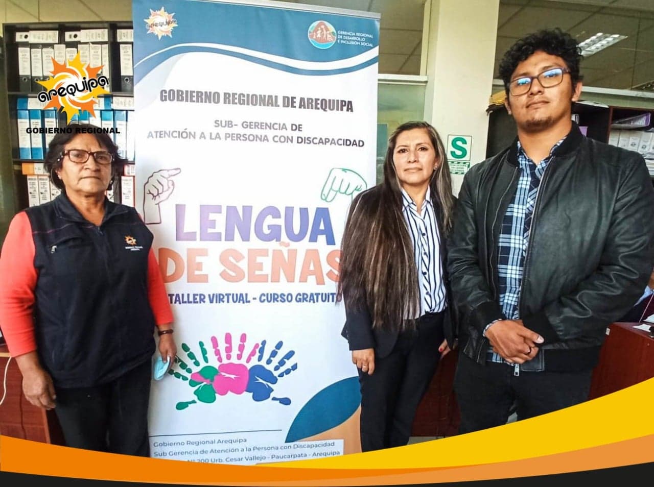 Capacitan a servidores públicos en lenguaje de señas