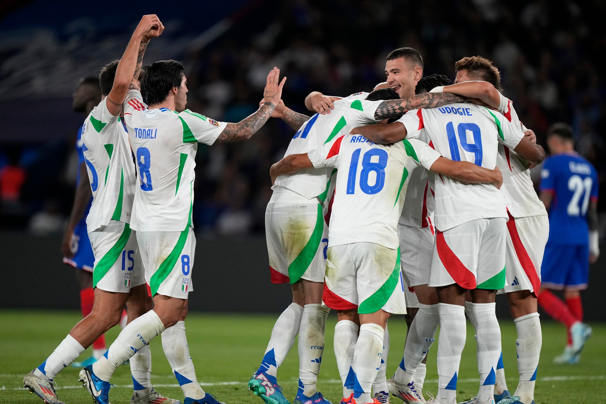 Italia debutó en la UEFA Nations League con goleada