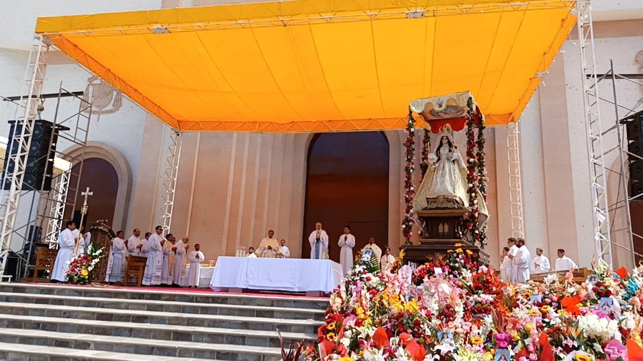 Fieles de todo el Perú llegaron para venerar a Virgen de Chapi