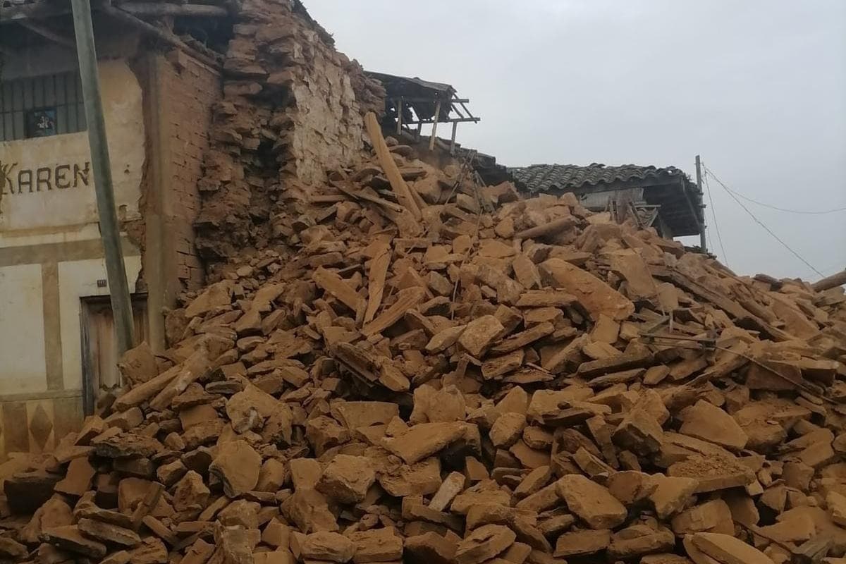 Iglesia se derrumba tras sismo en Amazonas