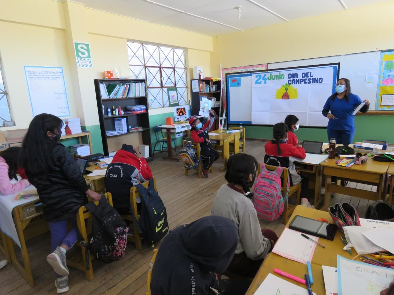 Fortalecen educación integral en Caylloma