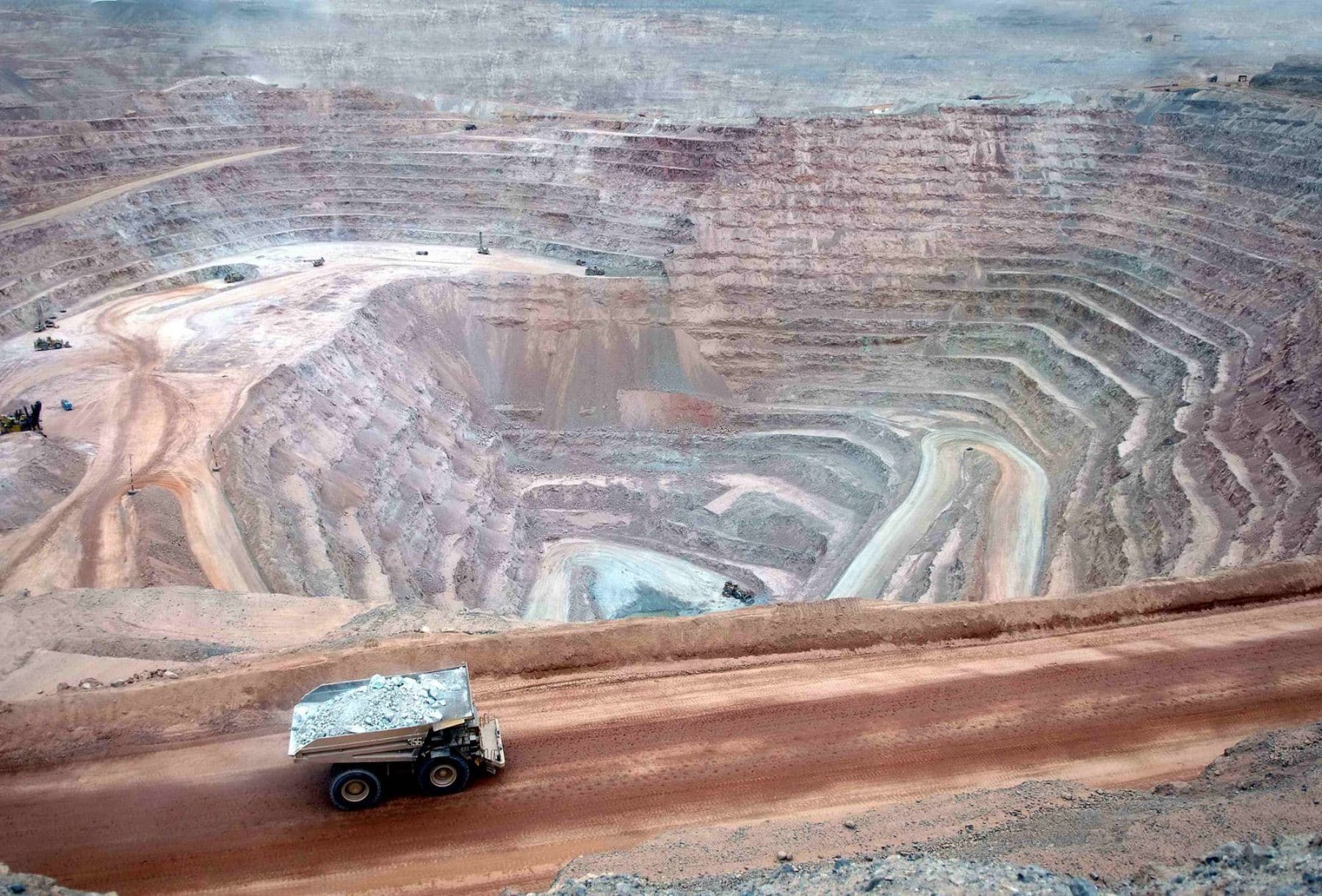 Southern Perú no descarta invertir en Tía María