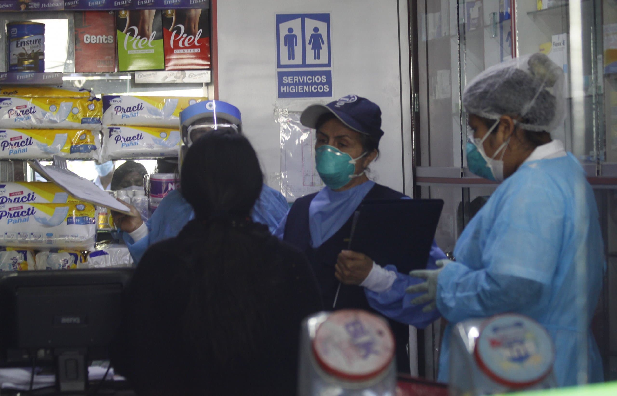 Cierran farmacia luego de denuncia de licencia a nombre de fallecida