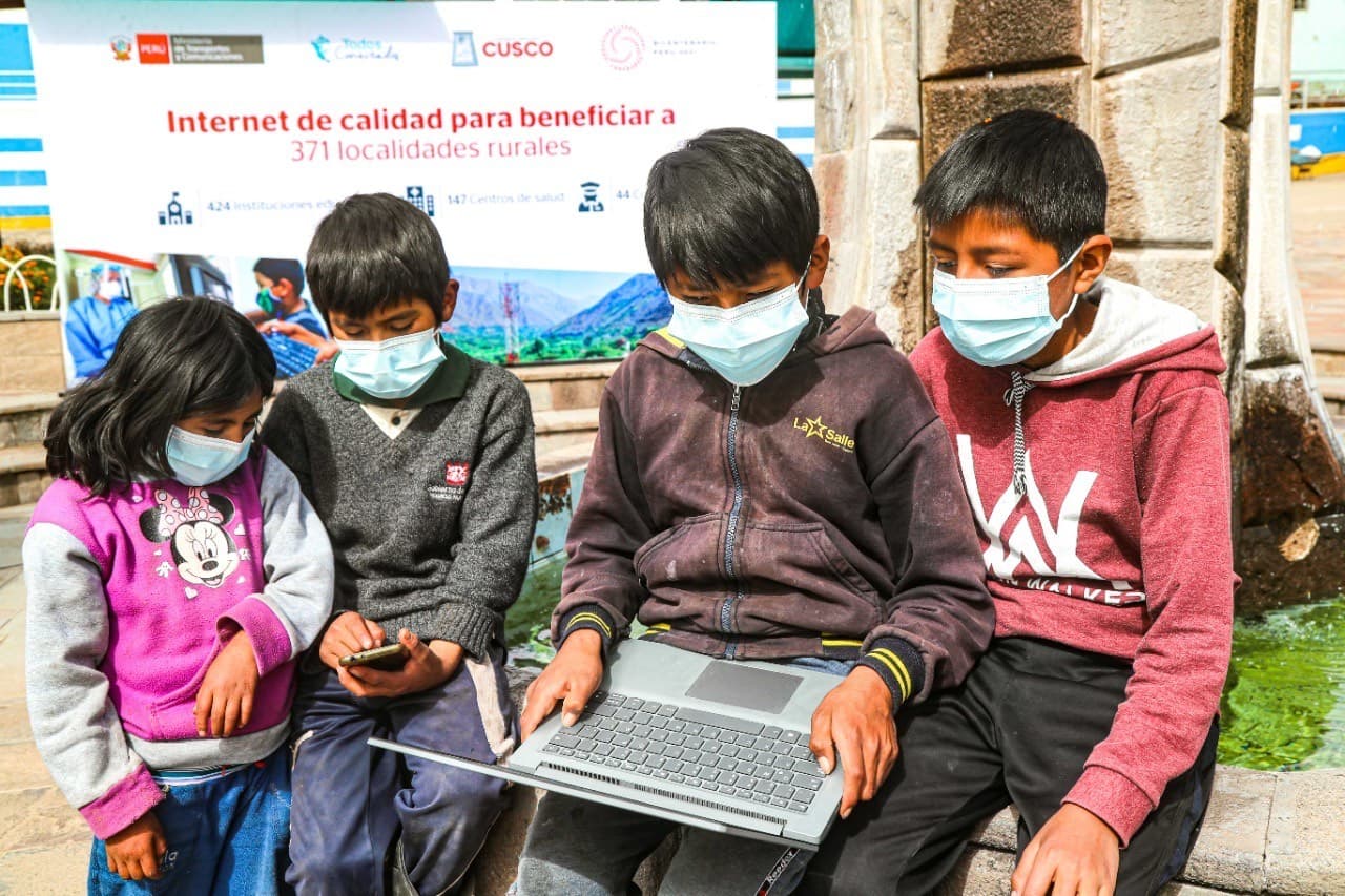 Estudiantes en extrema pobreza accederán a Internet