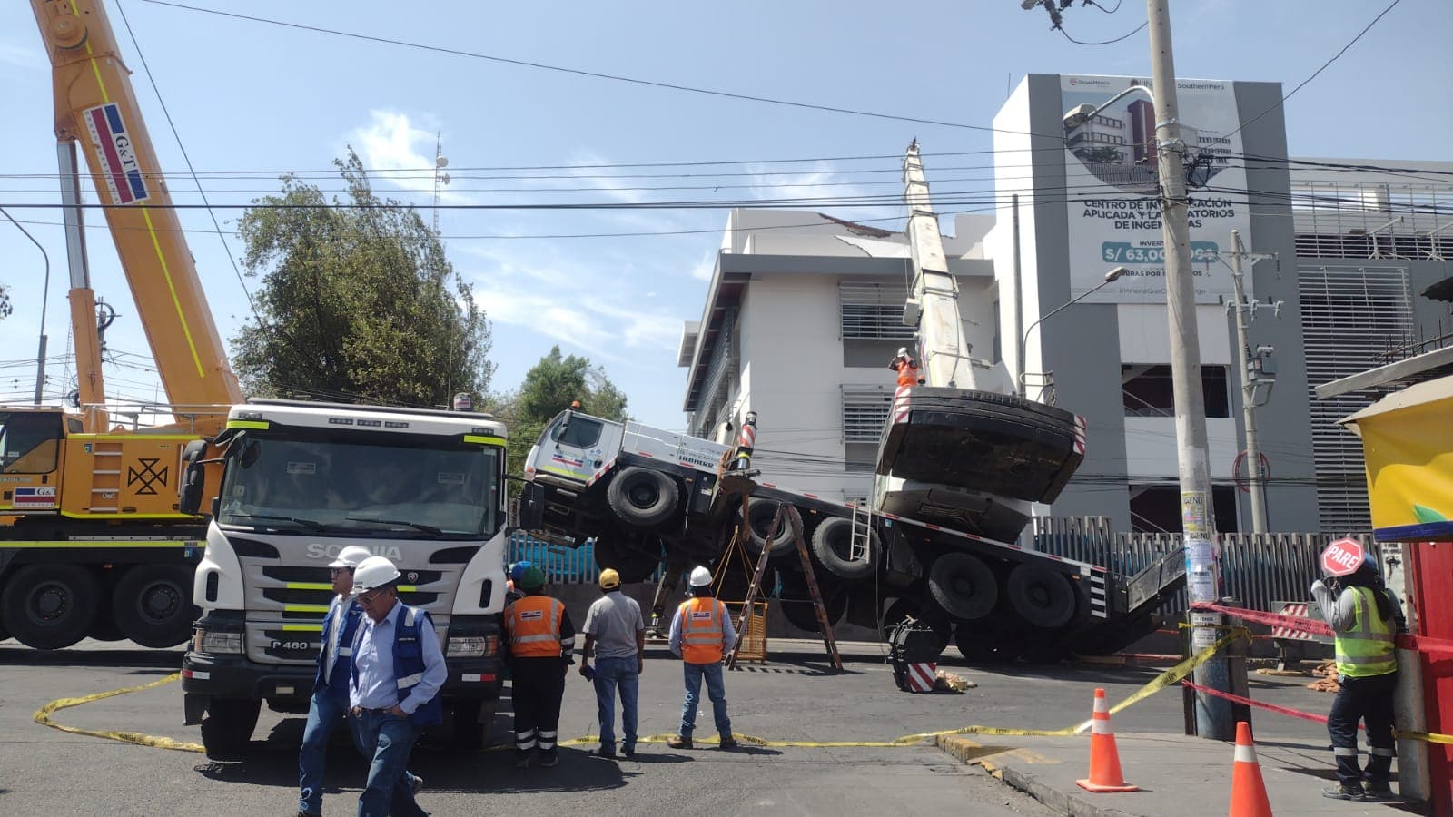 Tres distritos afectados tras el colapso de grúa en el Cercado