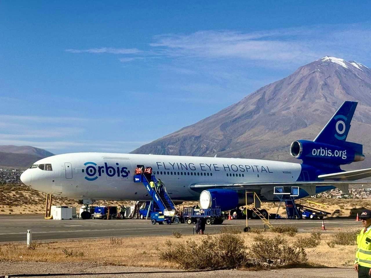 Hospital aéreo oftalmológico inicia atención en Arequipa