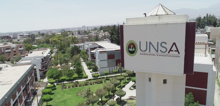 Recaudan donaciones para voluntarios que limpian derrame