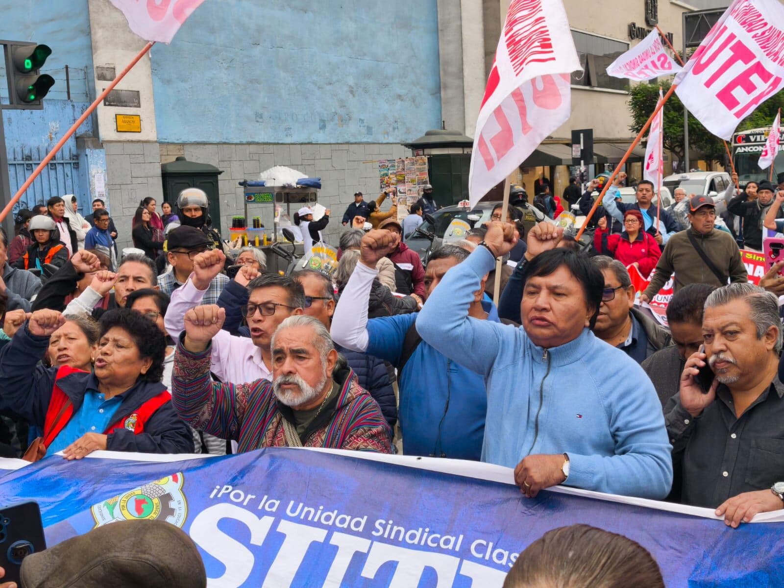Docentes del Sutep reclaman al Gobierno pago de CTS