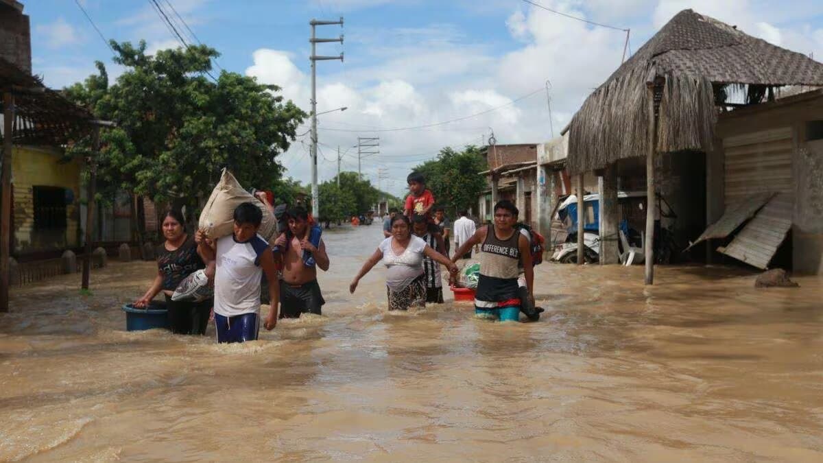 Prorrogan estado de emergencia en 138 distritos del país por FEN