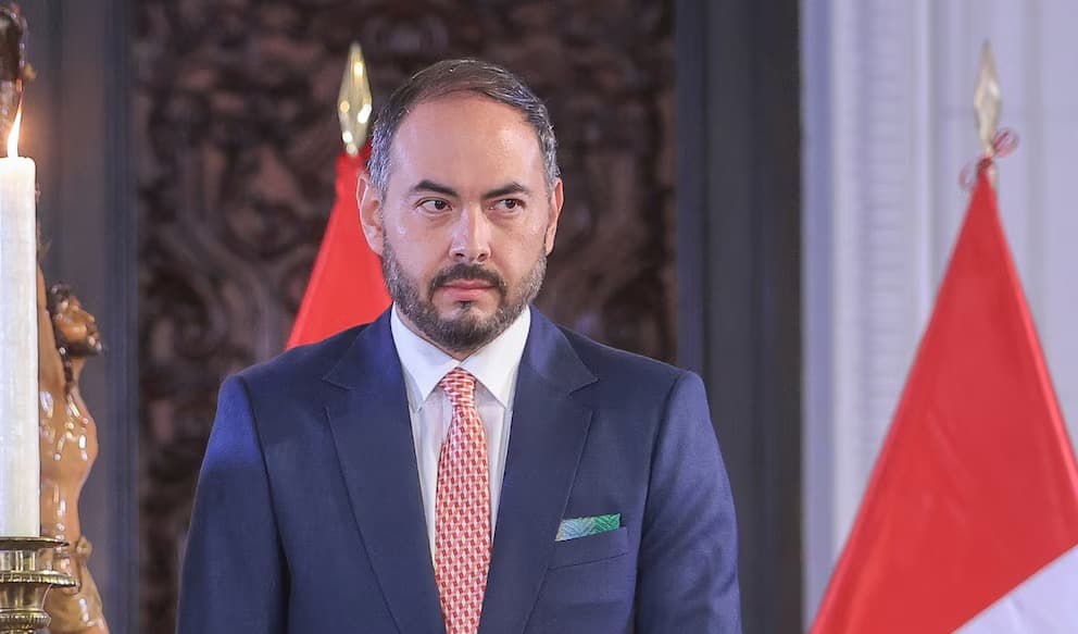 Buscan interpelar al ministro de Defensa por caso Colcabamba