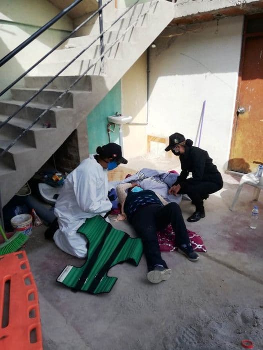 Madre de familia cae del tercer piso mientras tendía la ropa