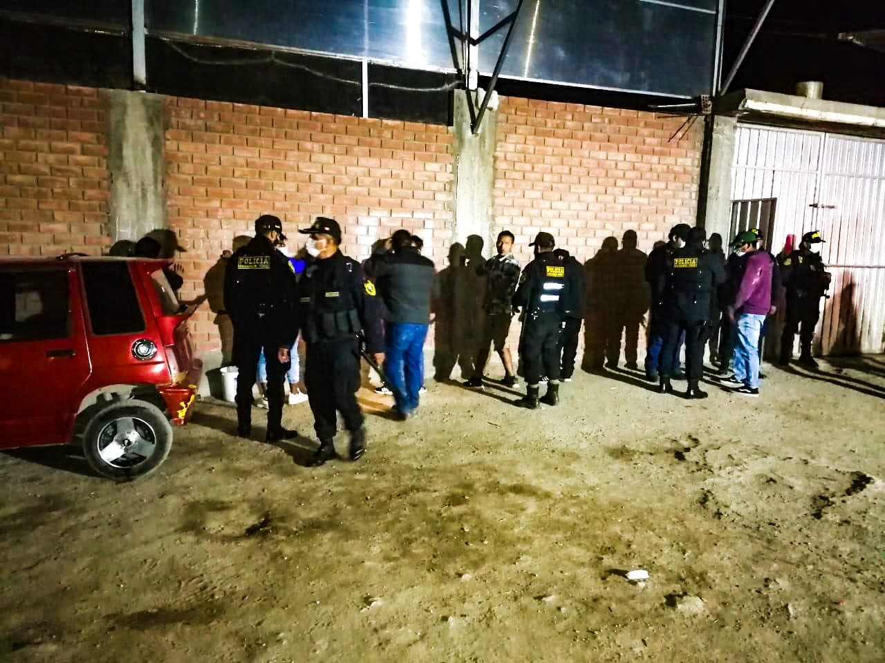 Intervienen fiesta chicha en Paucarpata