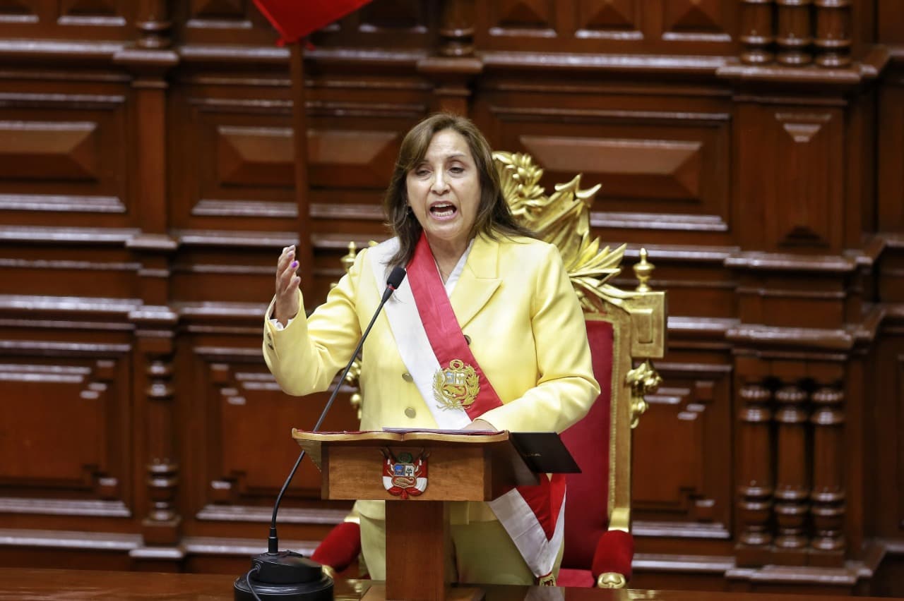 Dina Boluarte buscará adelantar las elecciones para abril del 2024