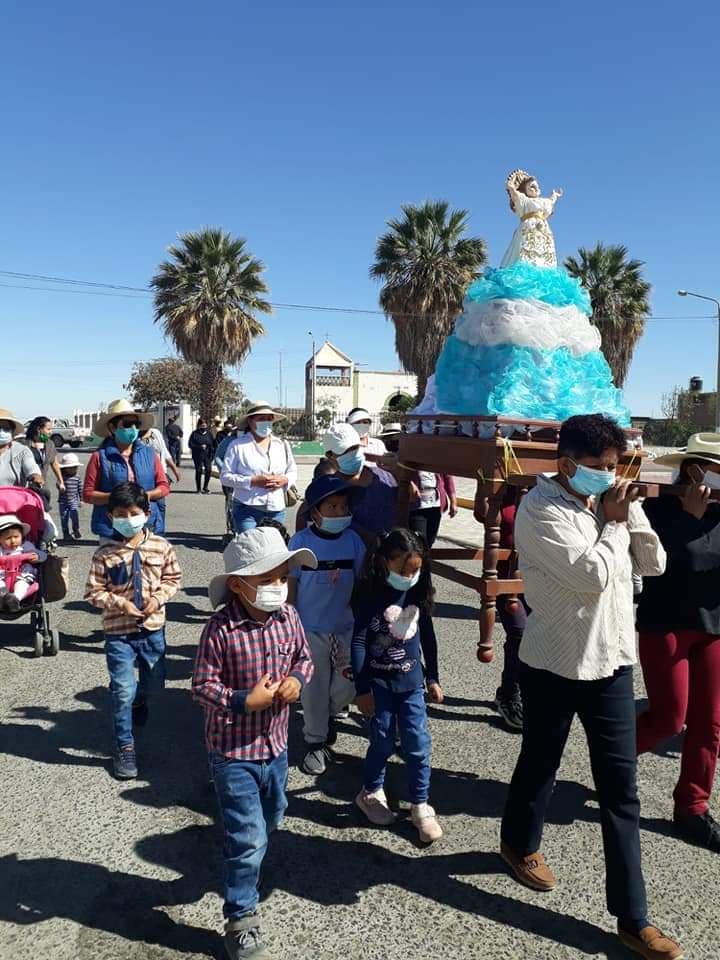 Pobladores realizan procesión y misa por festividad del Divino Niño Jesús