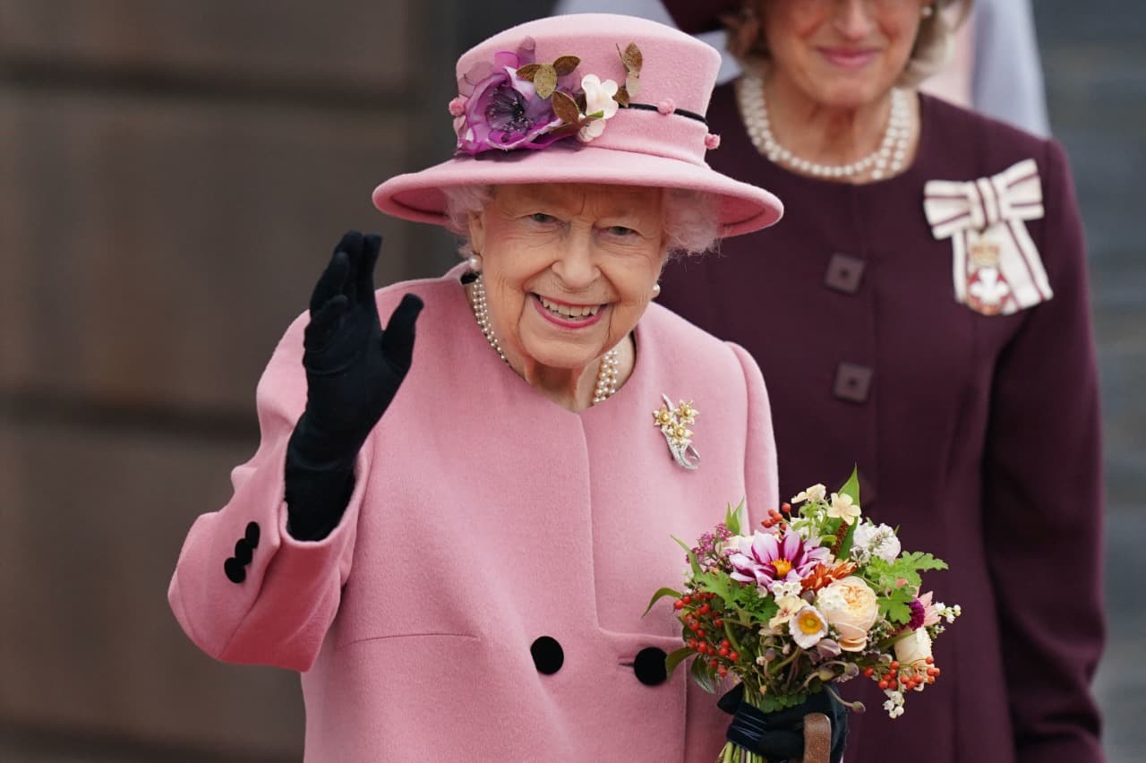 Británicos le rinden homenaje a Isabel II