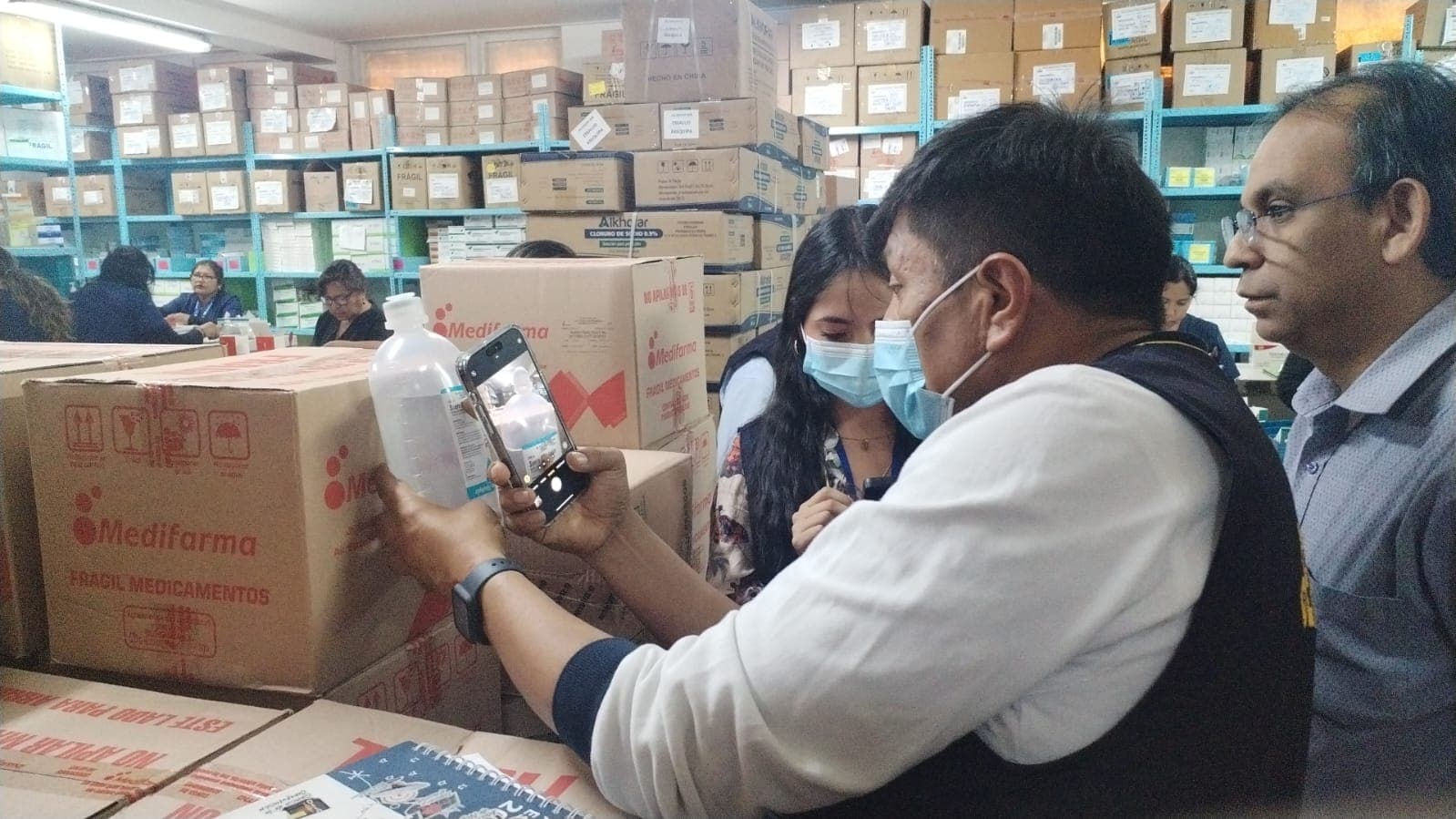 Inmovilizan 300 mil unidades de suero fisiológico de Medifarma en Arequipa