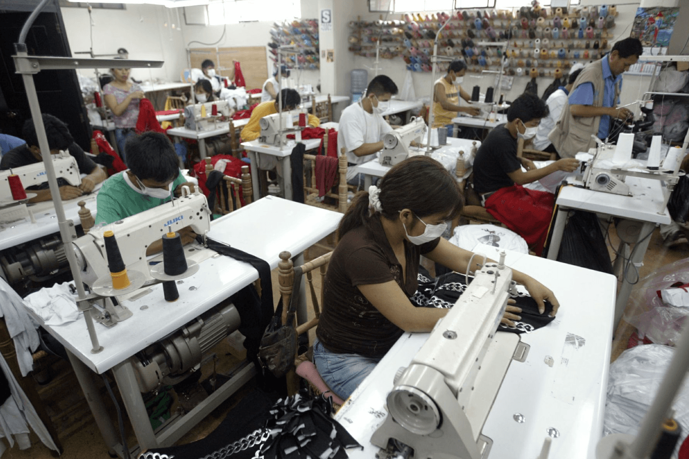 Declaran en emergencia sector textil y confecciones