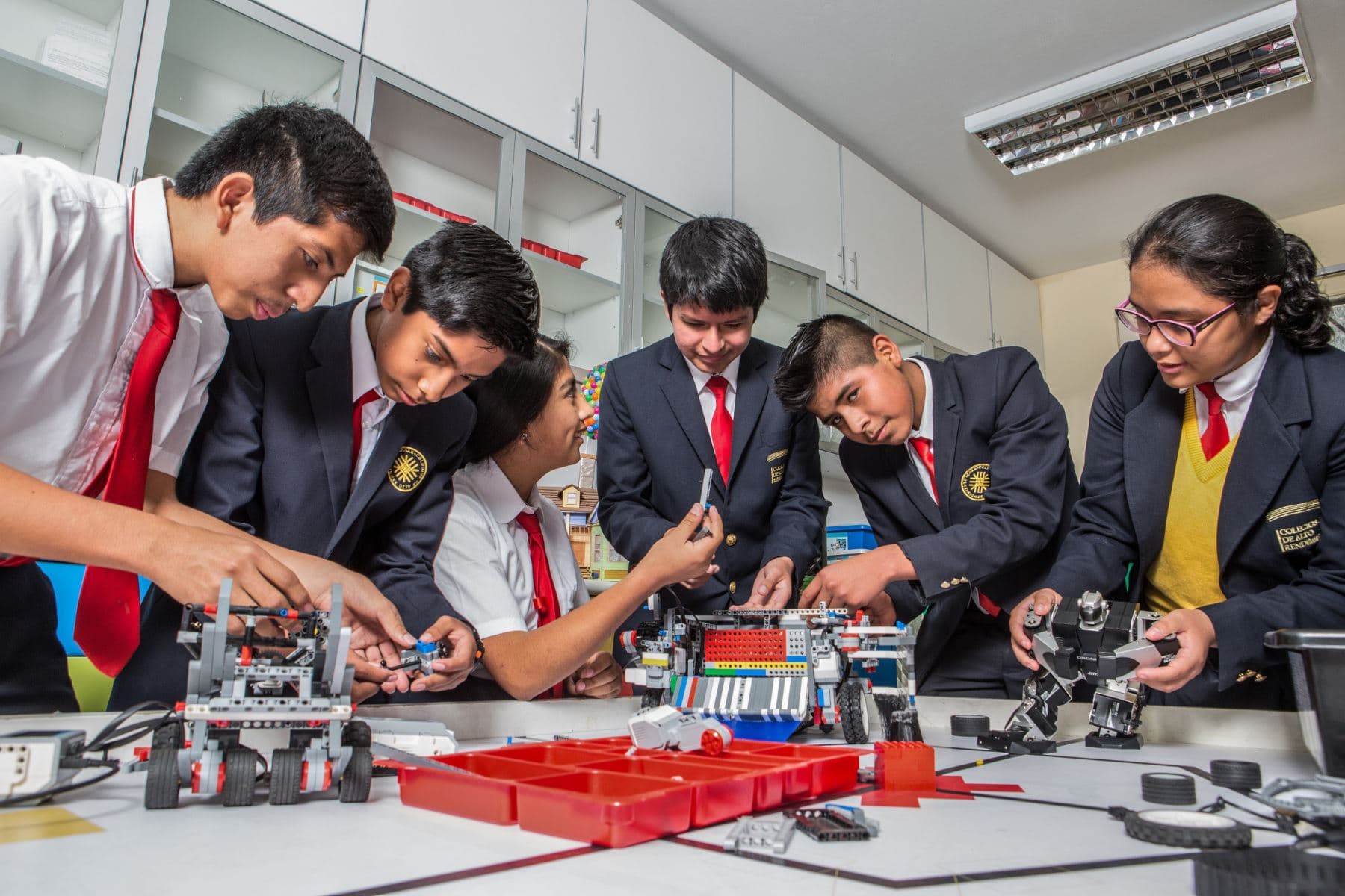 Abren inscripciones para postular a Colegios de Alto Rendimiento
