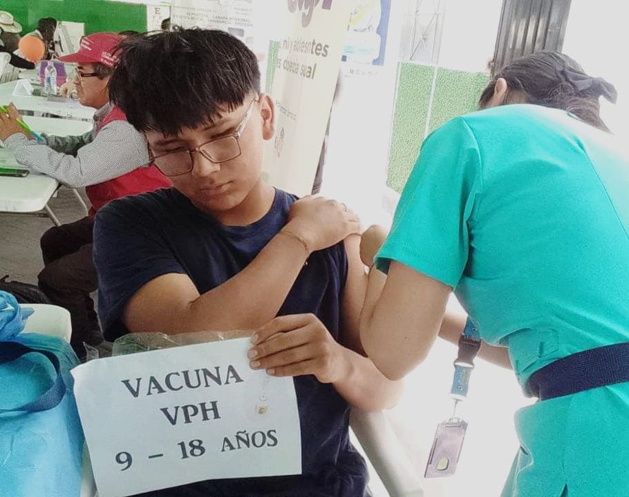 Buscan vacunar a población menor de edad contra el VPH