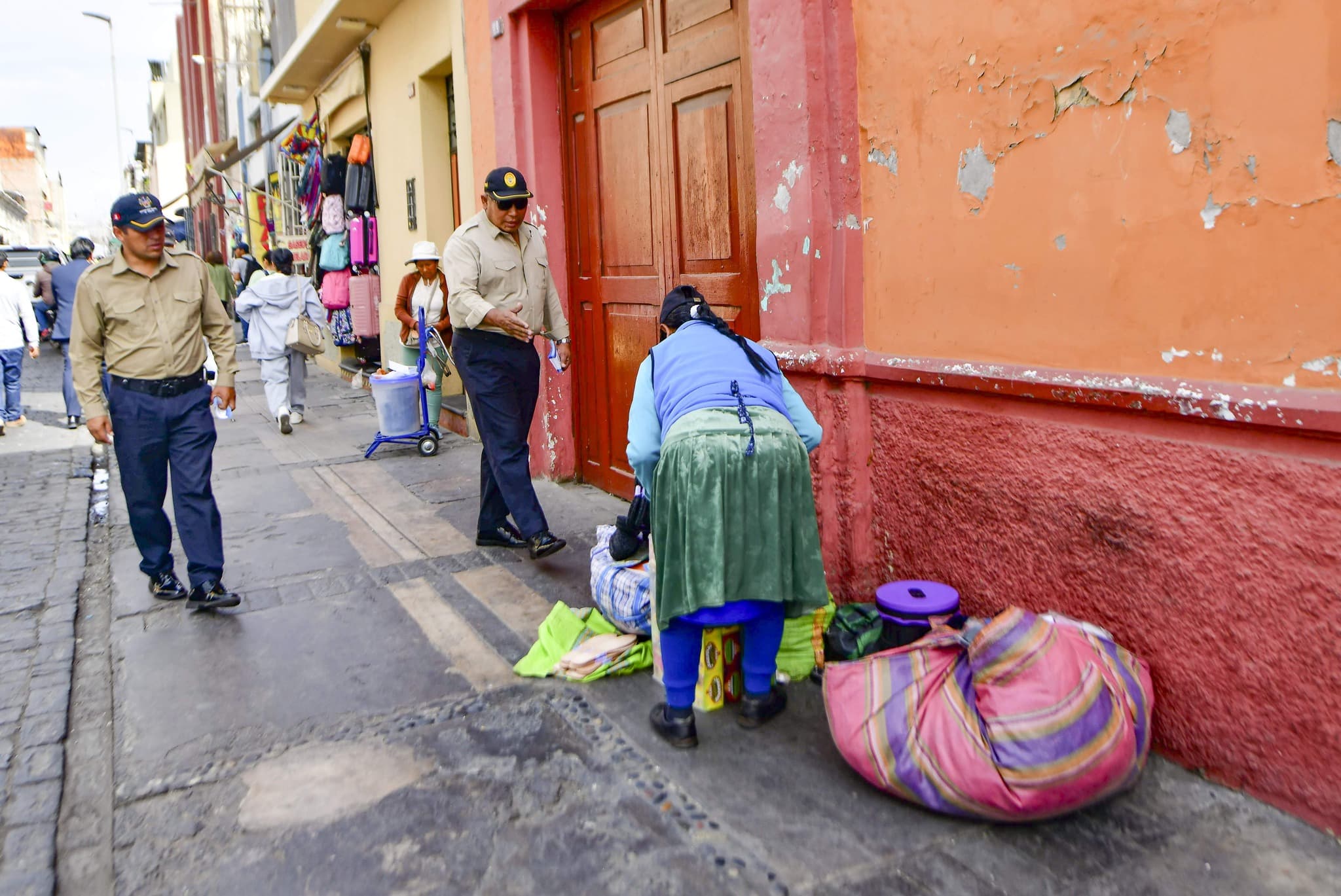Solicitan aprobar ordenanza que reubica a informales en mercados