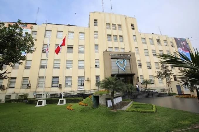 Minsa proyecta comprar 1,200 computadoras por S/8 millones