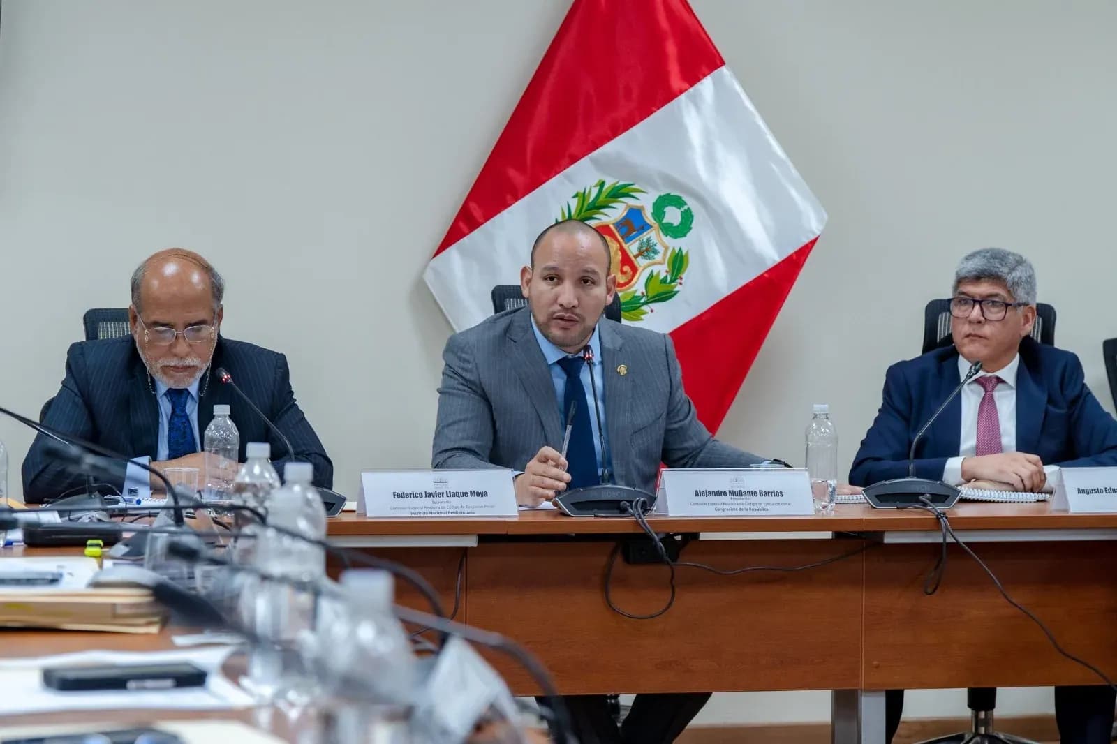 Alejandro Muñante advirtió sobre comunicaciones ilegales desde penales