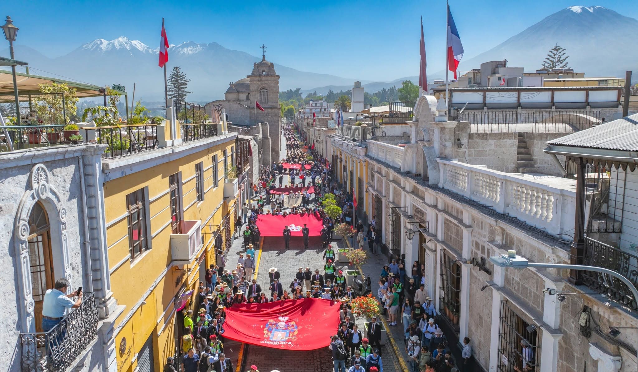 Arequipa vivió tradicional Paseo del Estandarte de la Ciudad