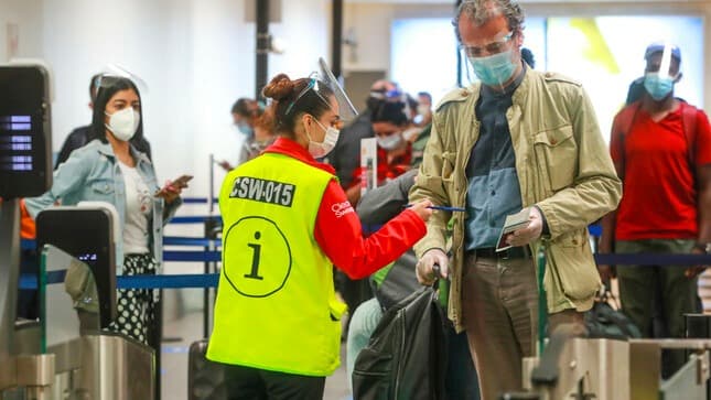 Gobierno aplaza suspensión de vuelos desde Europa