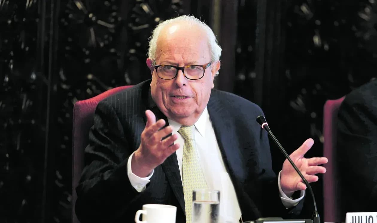 Julio Velarde obtiene por segunda vez la máxima calificación mundial