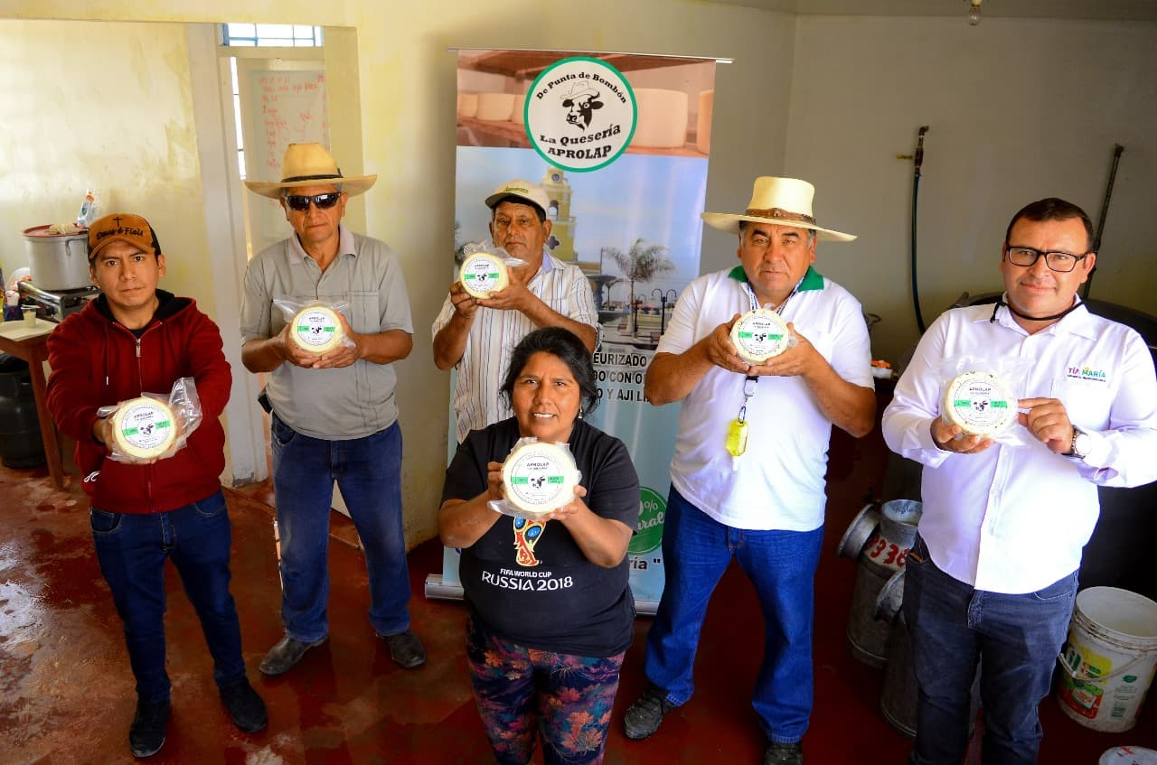 Quesos de Punta de Bombón comercializan en todo el sur