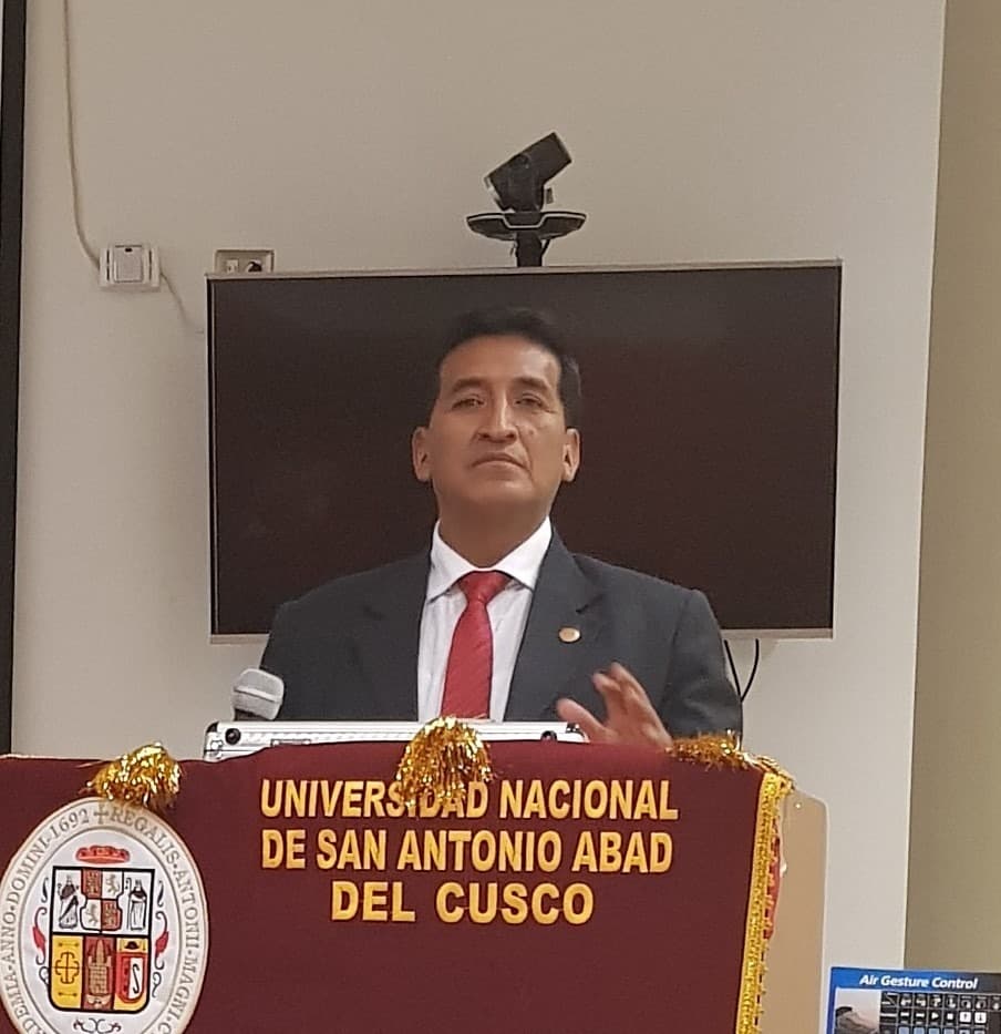 “Castillo no sabe ni dónde está su sombrero”
