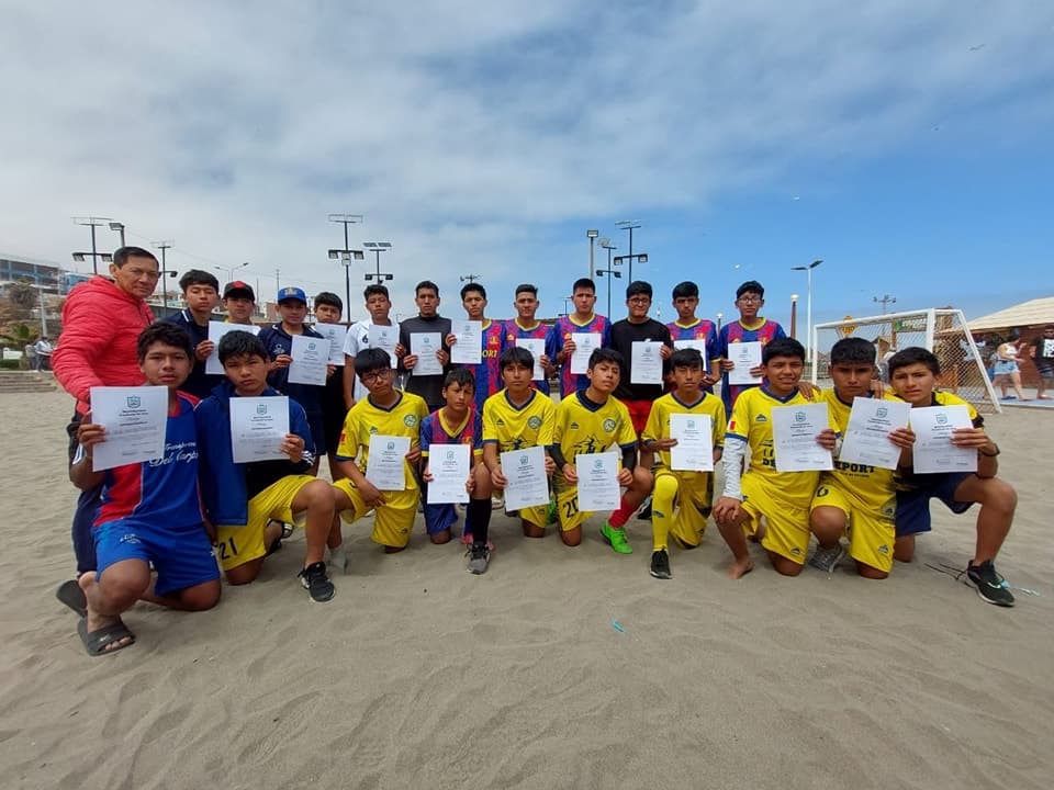 Reforzamiento del fútbol local y campeonato en playas de Islay