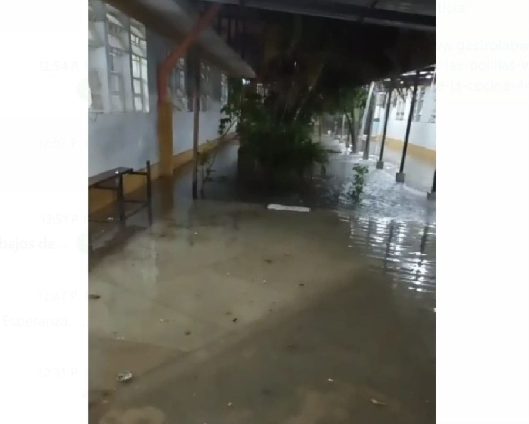 Intensa lluvia ocasionó aniegos en Hospital Regional y 17 casas