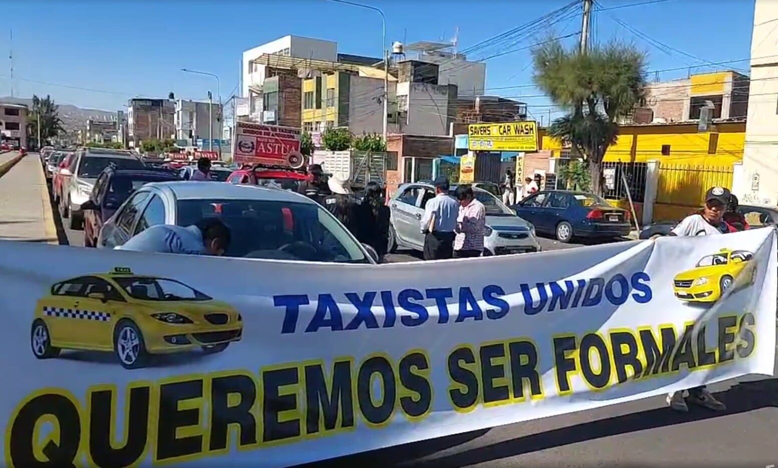 Unos 7 mil taxistas exigen a la municipalidad que los formalice