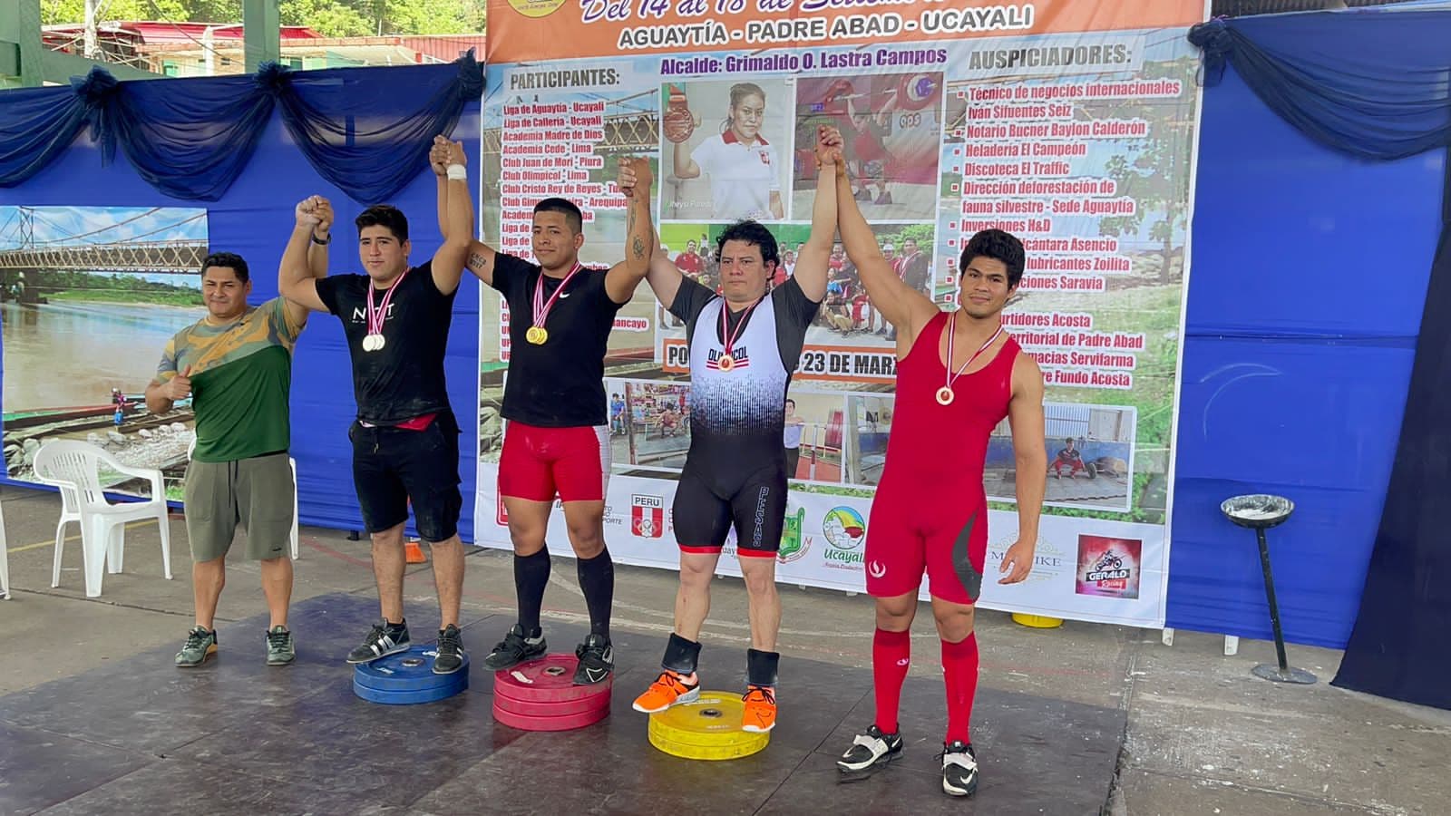 Arequipeño campeón de levantamiento de pesas