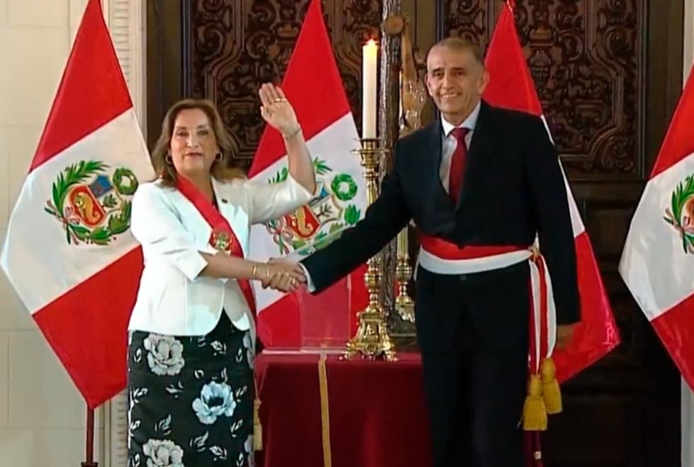 El Ejecutivo debe cambiar a más ministros para renovar Gabinete
