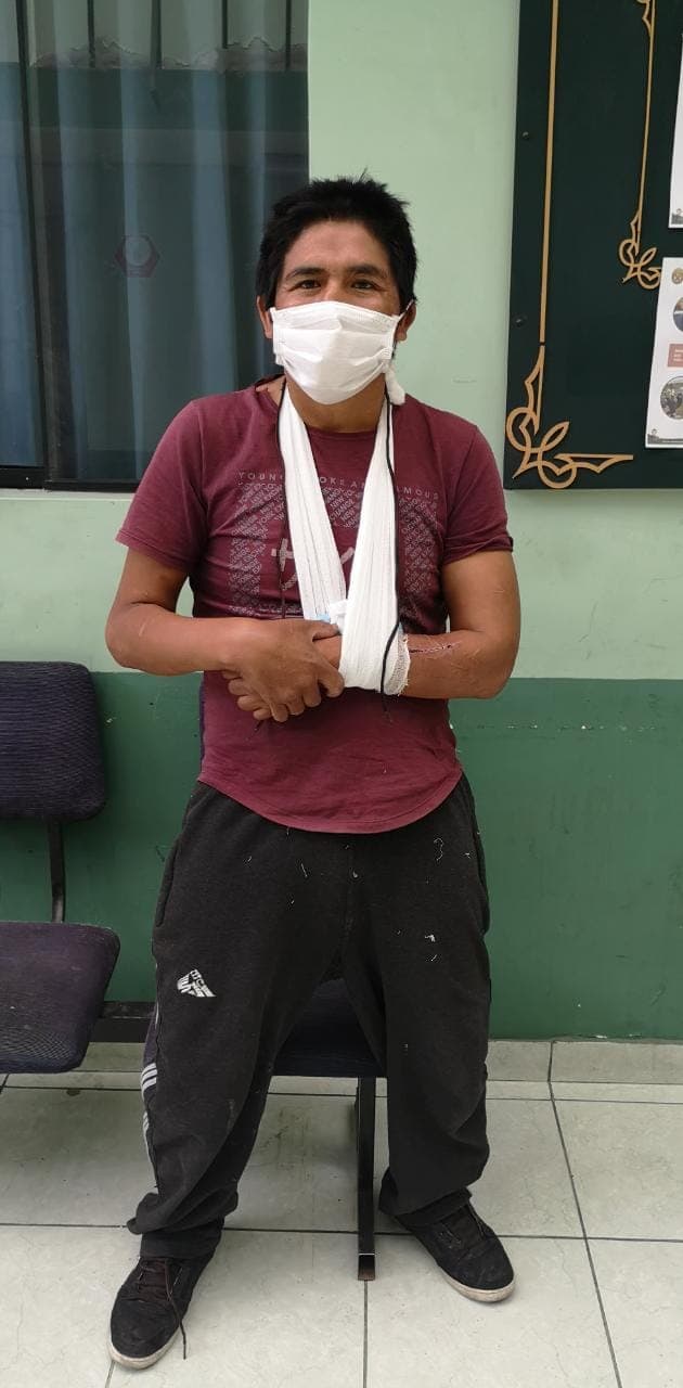 Sujeto escupió a policía luego de señalar que tenía la COVID-19